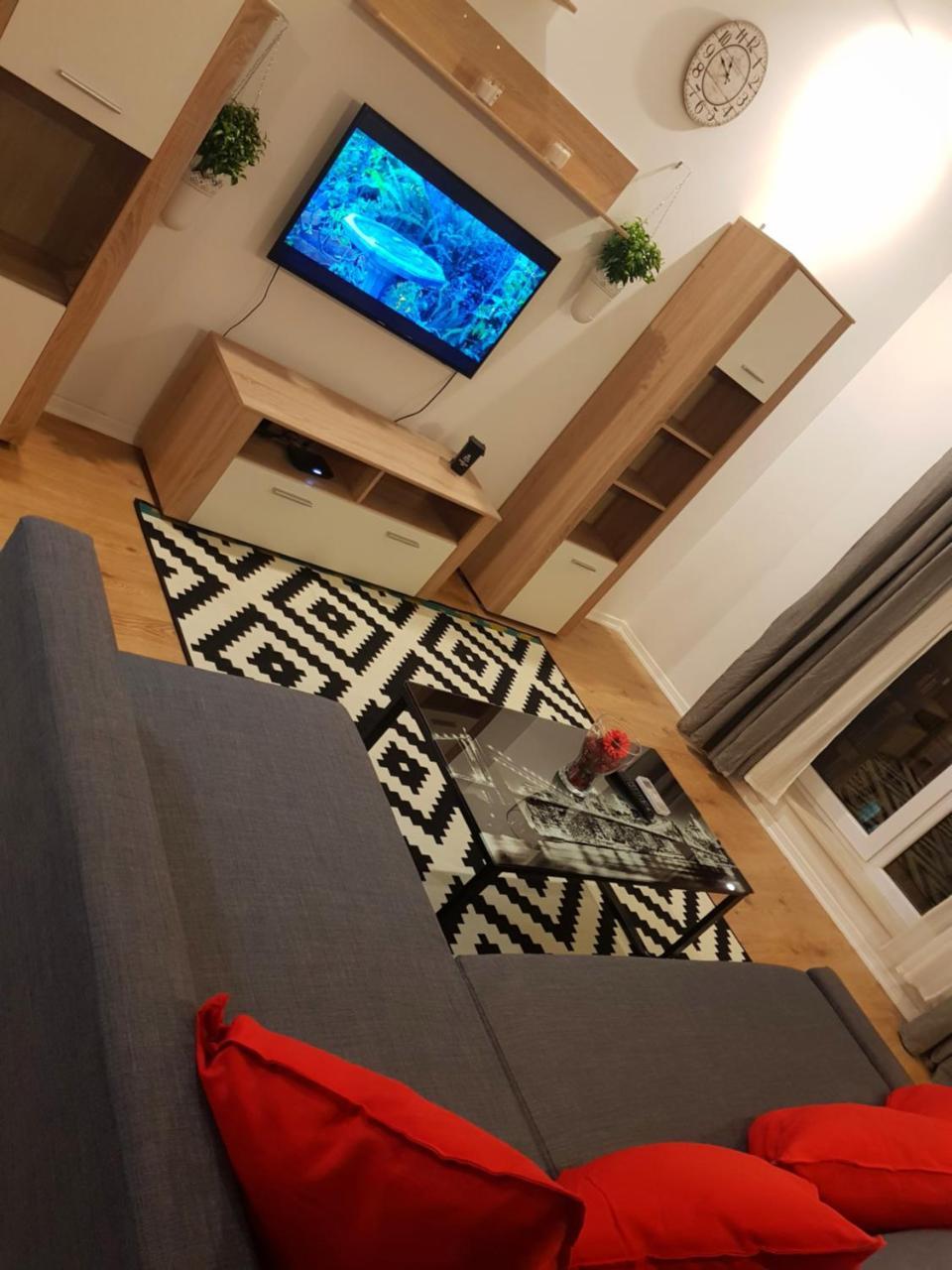 Modern Apartment With Pool In North Bucharest Cretuleasca Екстериор снимка