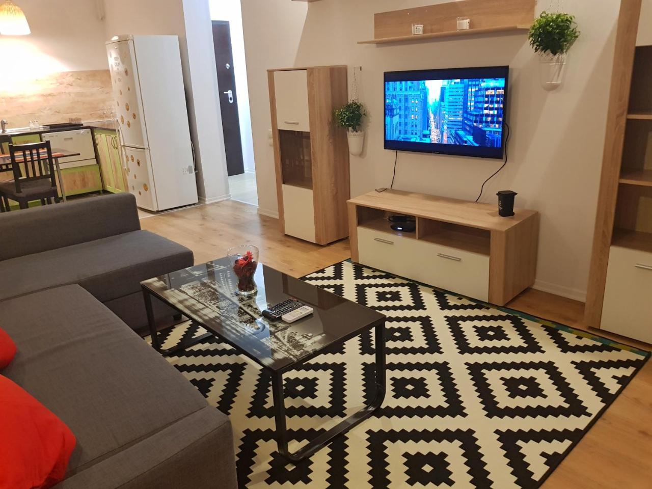 Modern Apartment With Pool In North Bucharest Cretuleasca Екстериор снимка