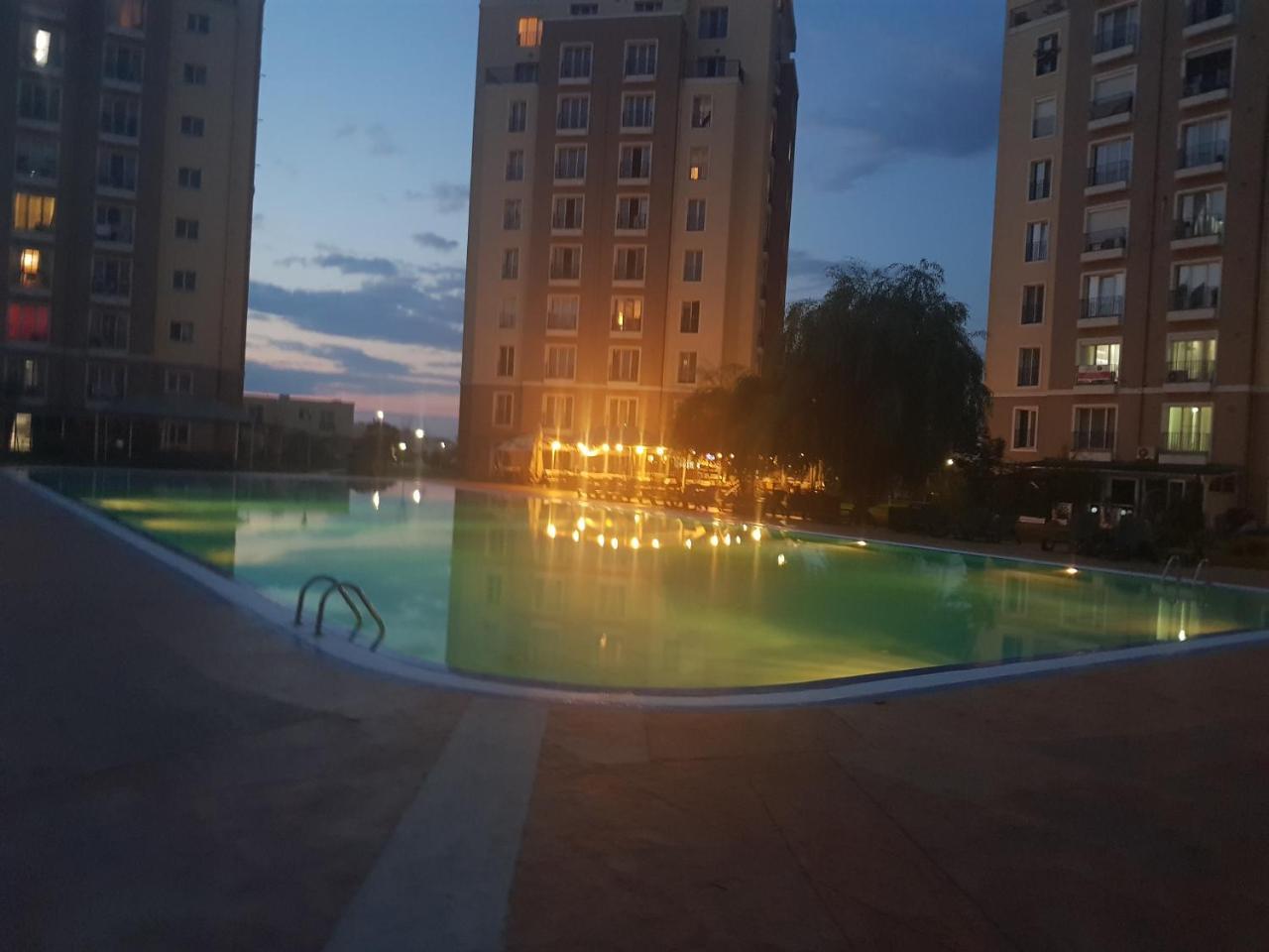 Modern Apartment With Pool In North Bucharest Cretuleasca Екстериор снимка